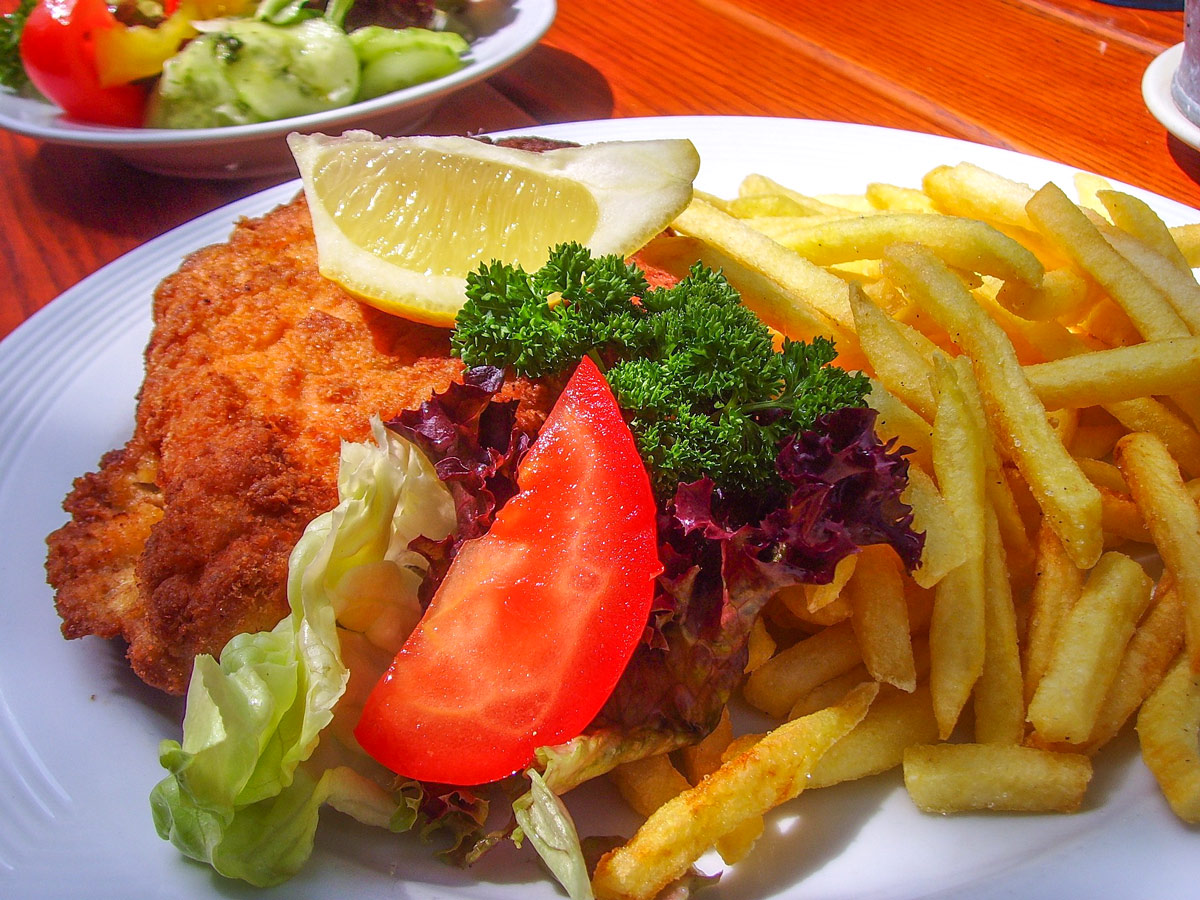 Schnitzel, Pommes, Bürgerliche Küche, TSV Ingolstadt-Nord, Sportverein, Ingolstadt, Gastro GmbH,